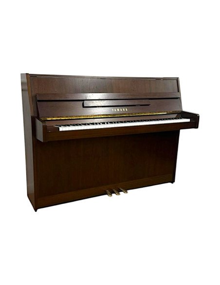 Piano Yamaha C108N profil